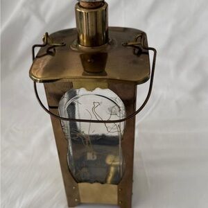 MID CENTURY MUSICAL BRASS & GLASS LANTERN SHAPED LIQUOR DECANTER "HOW DRY I AM"
